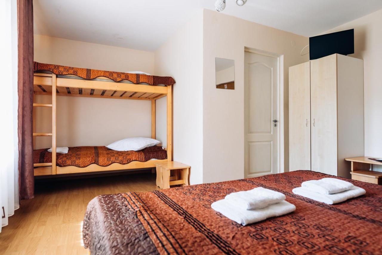 Iris 2 Bed & Breakfast เปรอิด ภายนอก รูปภาพ