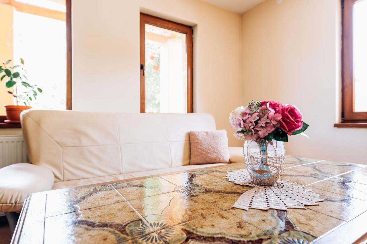 Iris 2 Bed & Breakfast เปรอิด ภายนอก รูปภาพ