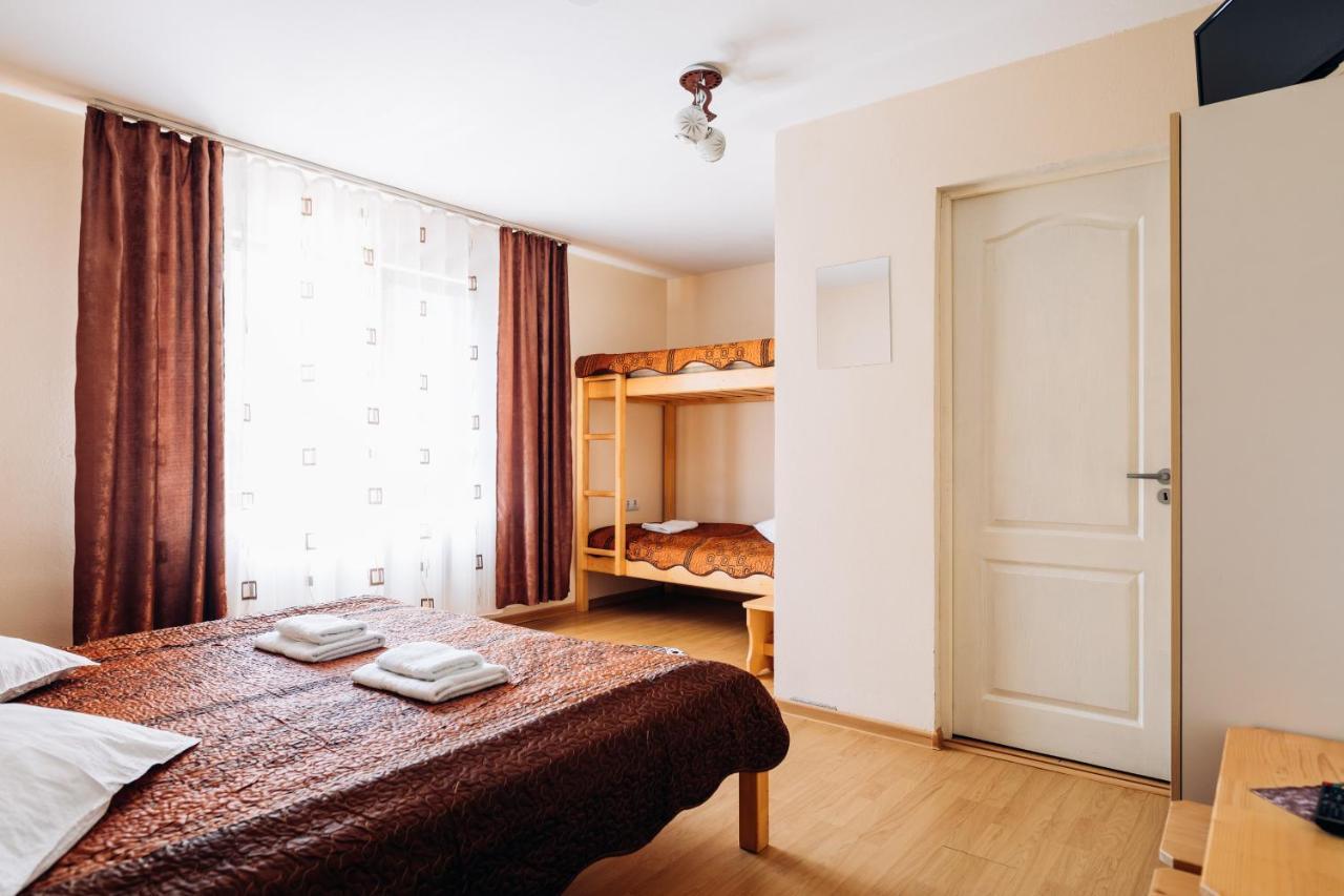 Iris 2 Bed & Breakfast เปรอิด ภายนอก รูปภาพ